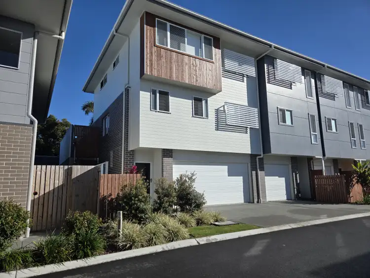 8 Taylor Place