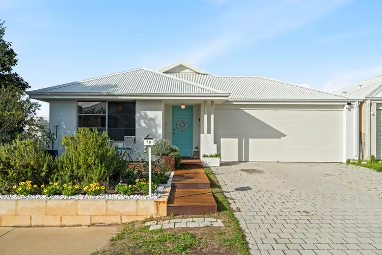 16 Calooli Grove