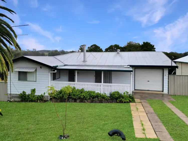 32 Roseberry Street