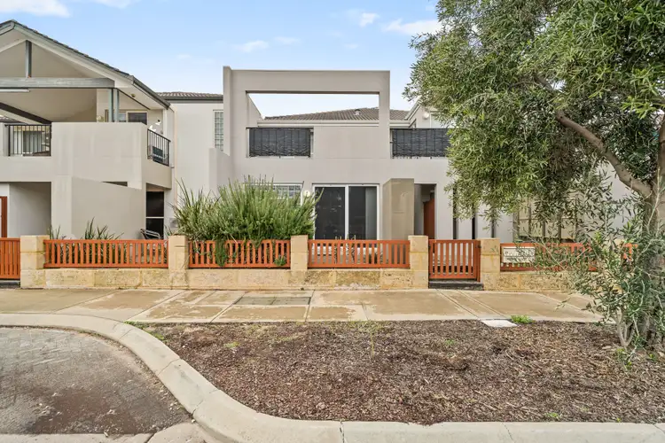16 Cottage Street