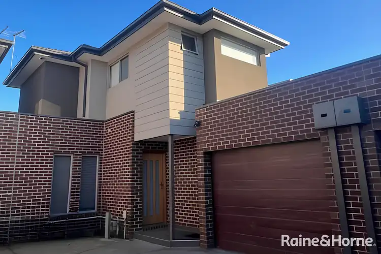 17 Hinkler Street