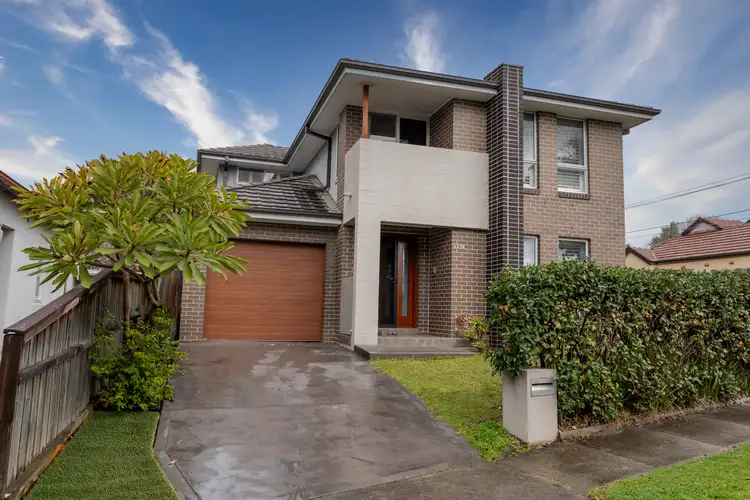 527 Lyons road West