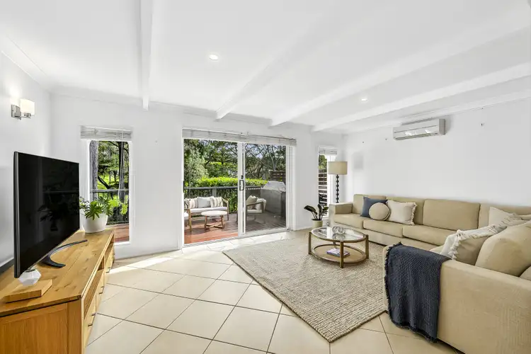 7 Peita Crescent