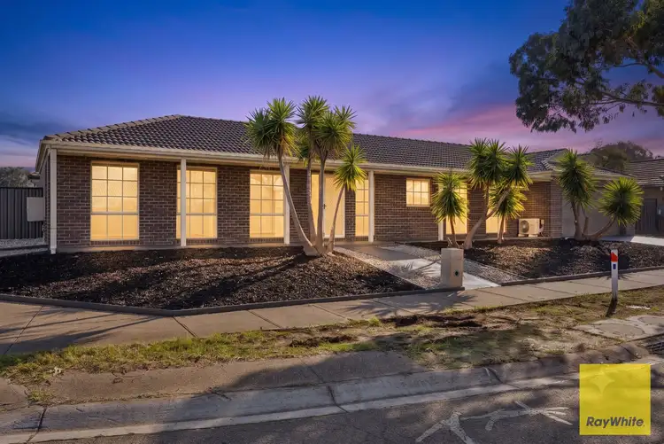 16 Loretta Boulevard