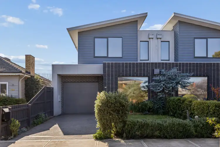 8B Waiora Parade