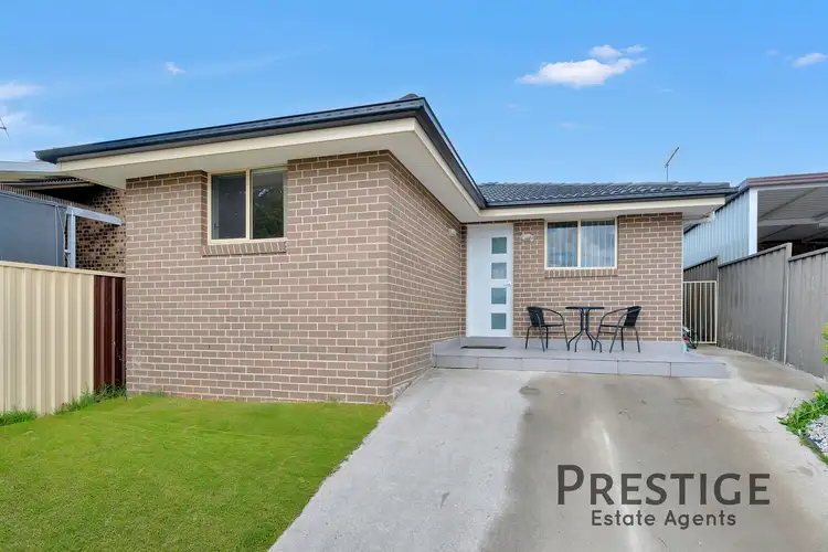 2A Glenroy Crescent