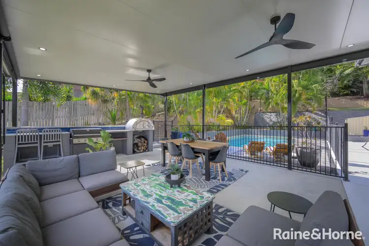 6 Bunya Court