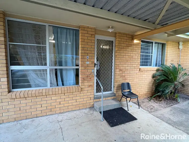 15 Robert Street