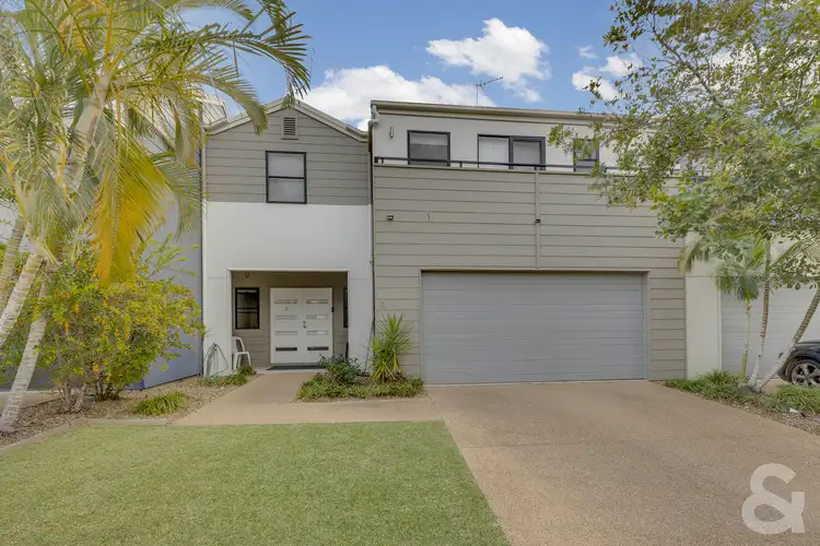 2/1 Michel Place, Telina QLD 4680