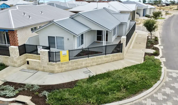 4 Spinnaker Boulevard