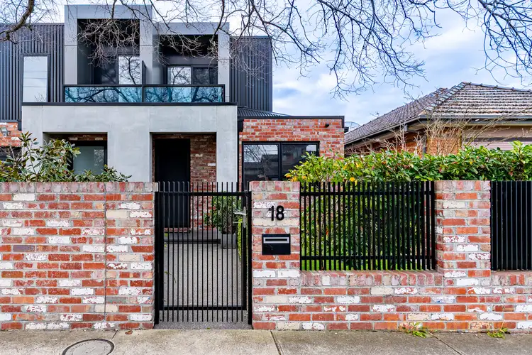 18 DeCarle Street