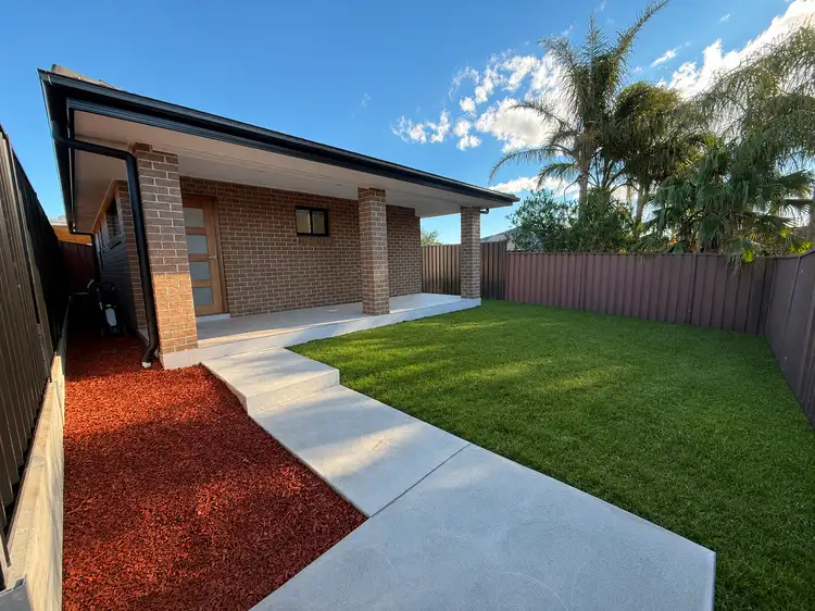 17a Frost Avenue