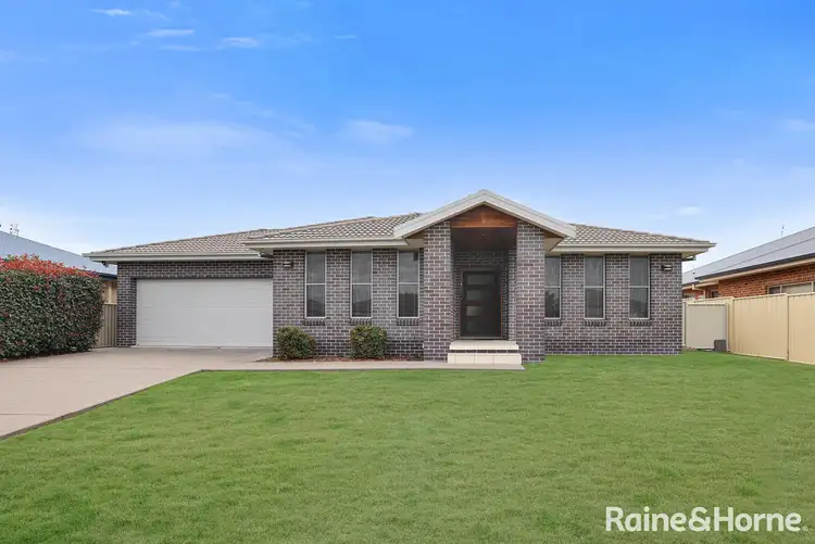 25 Kalinda Place