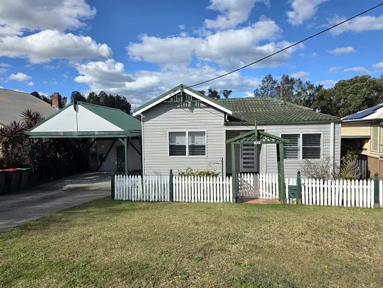 42 Queens Avenue