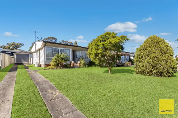 17 Pineleigh Road