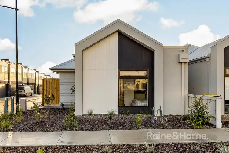 24 Ellis Drive