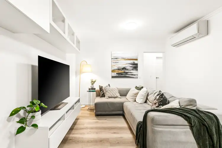 111-113 Burns Bay Road