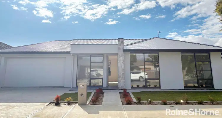19A Hawker Avenue