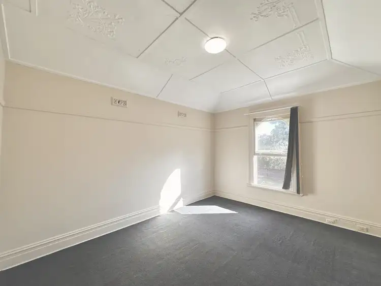 16 Wyalong Street