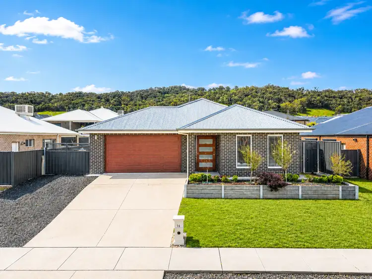 16 Edgar Road