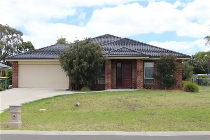 27 Bluegum Circuit