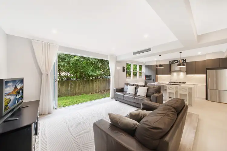 15 Arding Street