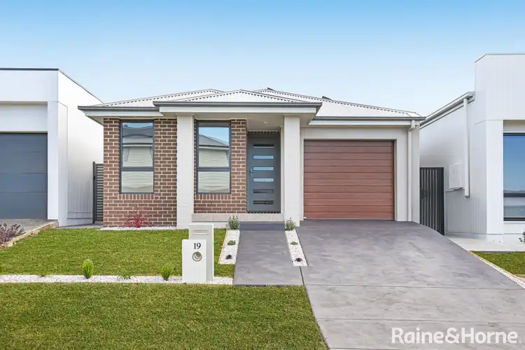 19 Groom Street