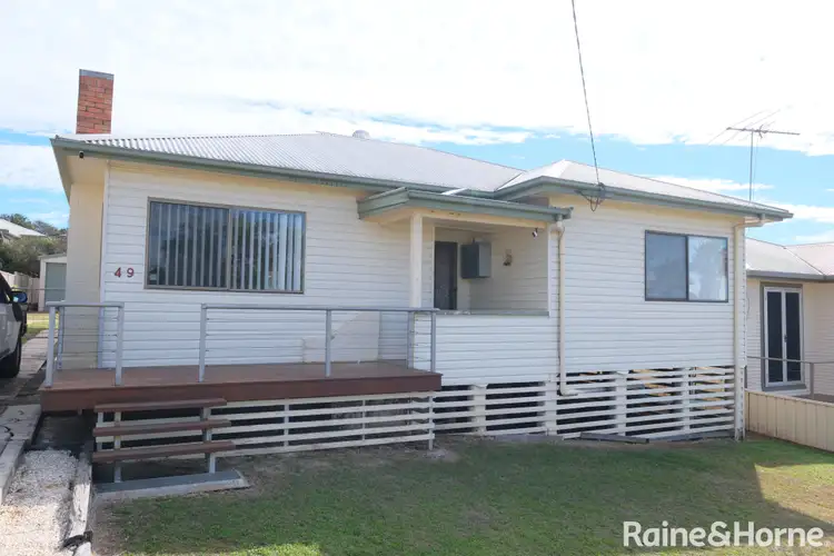 49 Lang Street