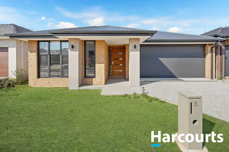 5 Gippsland Avenue