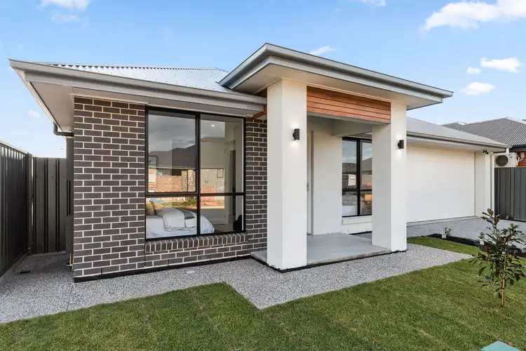 64 Noah Crescent