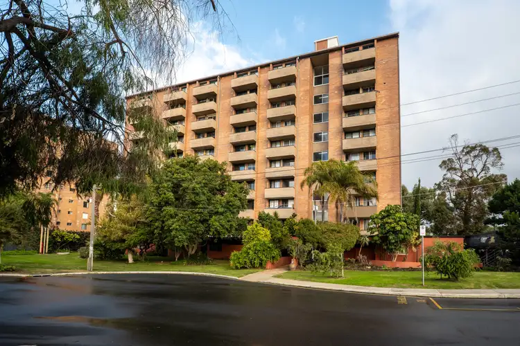 4 Dover Court