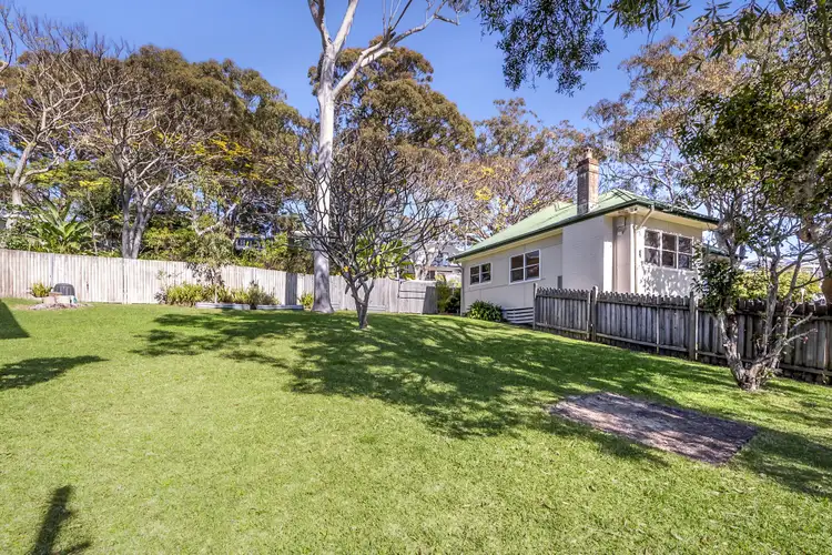 33 Rowan Street