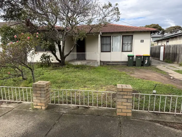 11 Briggs Street