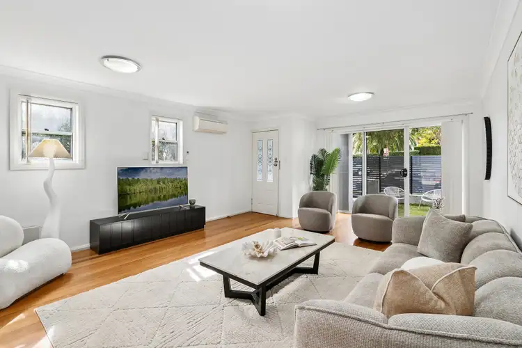 6 Parklands Avenue