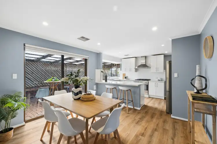 2 Karyn Crescent
