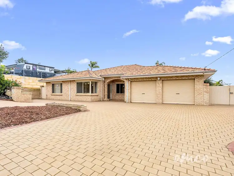 3 Troode Street