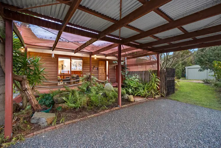 2 Sadlier Court