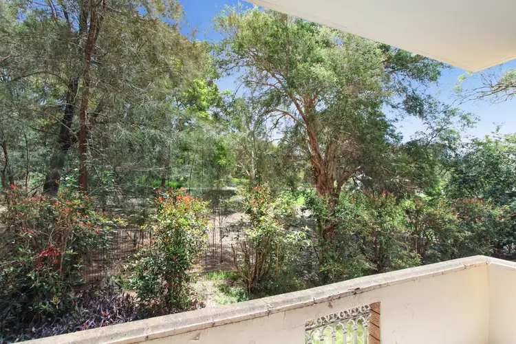 15 Cottonwood Crescent