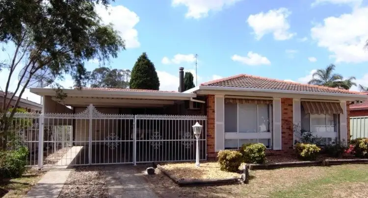 105 Colebee Cresent