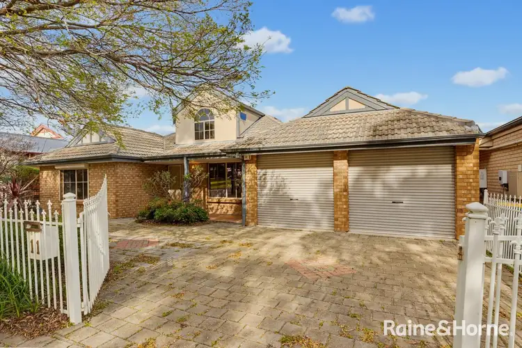 11 Flinders Road