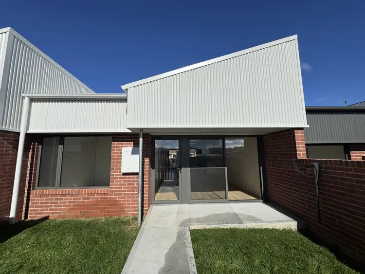 24 Clifton Dr