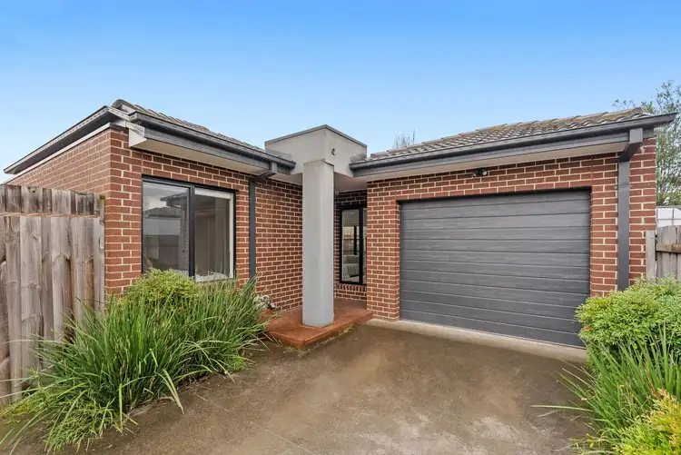 2 Leslie Street