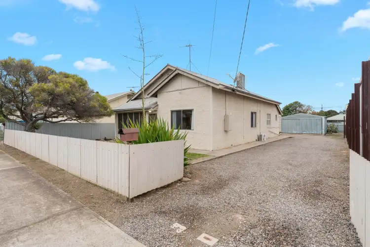 15 Webb Street