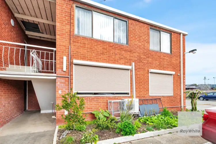 12 Percy St