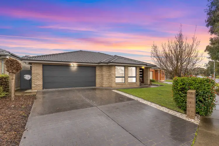 21 John Crawford Crescent