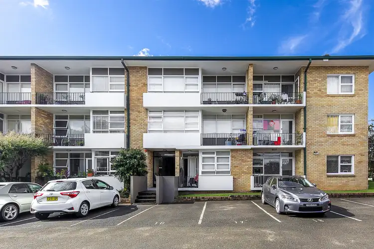 8 Brunswick Parade