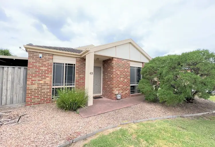 12-32 Pecks Road