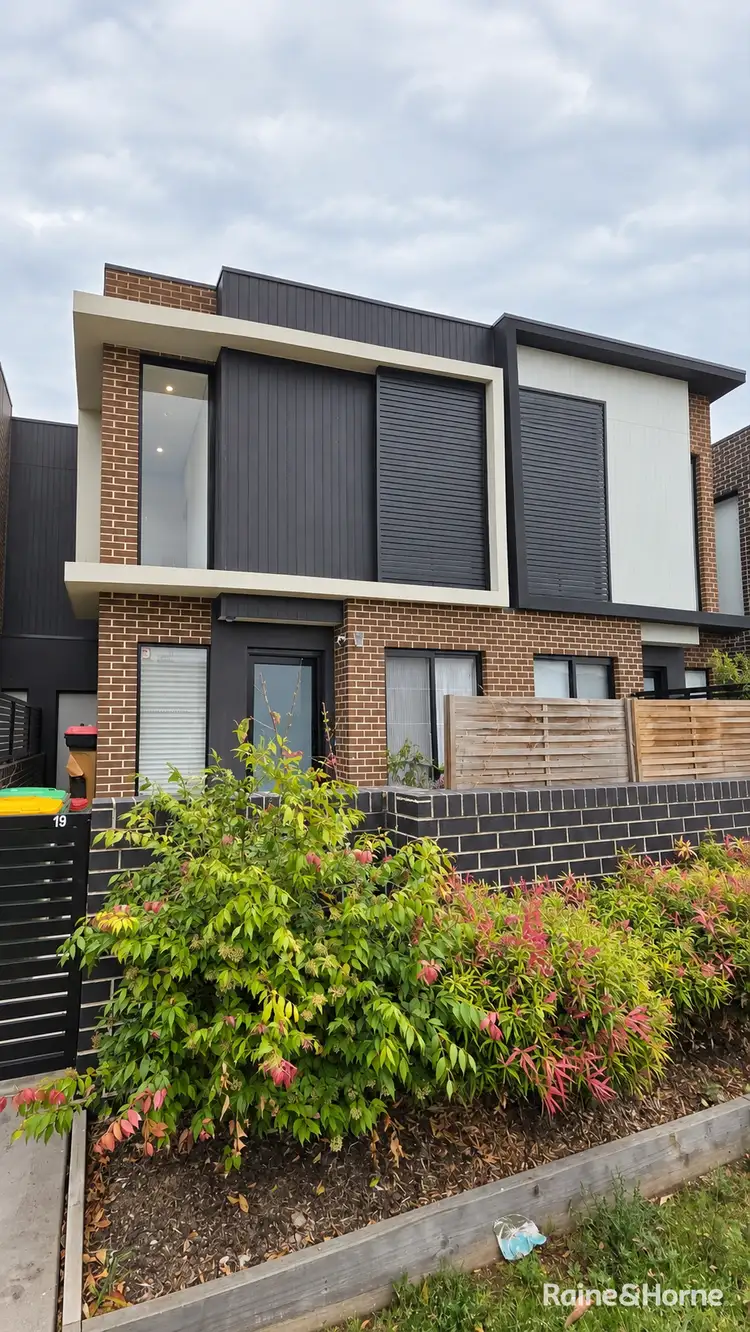 30 Isabella Crescent