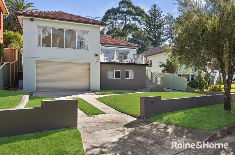 35 Richard Avenue
