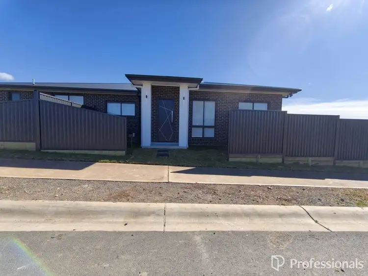 8A Parsons Road